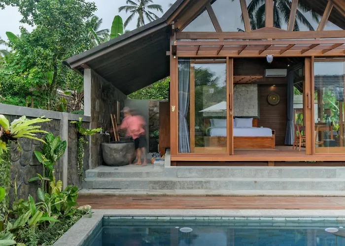 Villa Sanis House *